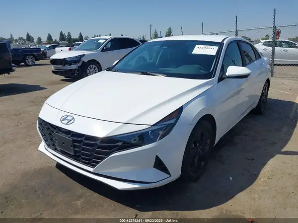 KMHLM4AJ7PU077964 2023 HYUNDAI ELANTRA - Image 2