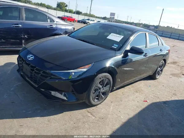 KMHLM4AJ7PU079116 2023 HYUNDAI ELANTRA - Image 2