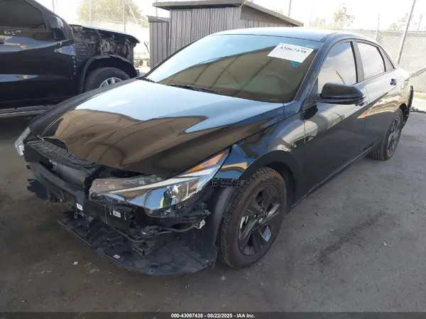 KMHLM4AJ7PU085983 2023 HYUNDAI ELANTRA - Image 2