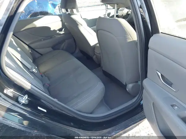 KMHLM4AJ8MU004176 2021 HYUNDAI ELANTRA - Image 8