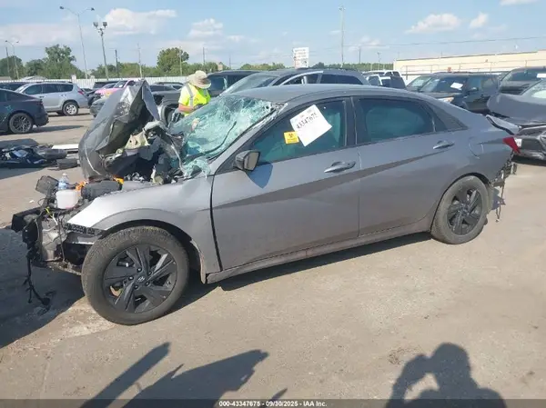 KMHLM4AJ8MU004212 2021 HYUNDAI ELANTRA - Image 2