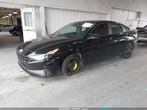 KMHLM4AJ8MU005392 2021 HYUNDAI ELANTRA - Image 2