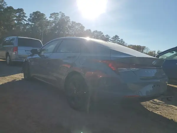 KMHLM4AJ8NU015180 2022 HYUNDAI ELANTRA - Image 2