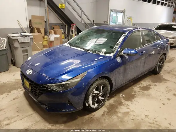 KMHLM4AJ8NU025949 2022 HYUNDAI ELANTRA - Image 2
