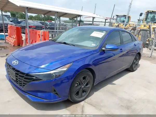 KMHLM4AJ8PU033326 2023 HYUNDAI ELANTRA - Image 2