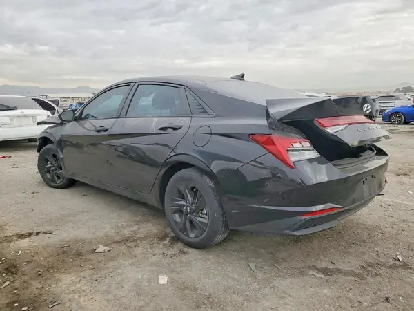 KMHLM4AJ8PU033844 2023 HYUNDAI ELANTRA - Image 2