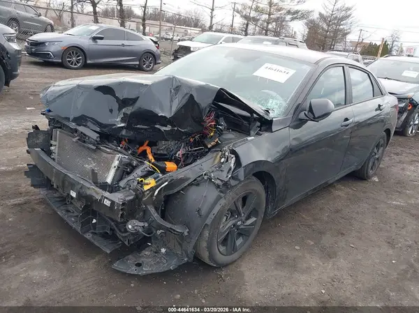 KMHLM4AJ8PU040101 2023 HYUNDAI ELANTRA - Image 2