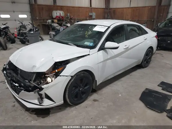 KMHLM4AJ8PU041295 2023 HYUNDAI ELANTRA - Image 2