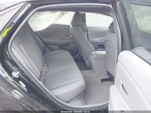 KMHLM4AJ8PU043144 2023 HYUNDAI ELANTRA - Image 8