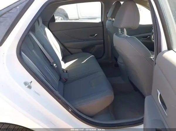 KMHLM4AJ8PU043158 2023 HYUNDAI ELANTRA - Image 8