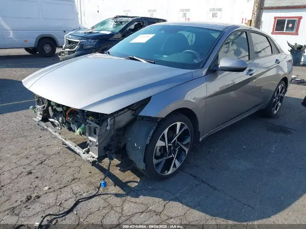 KMHLM4AJ8PU044925 2023 HYUNDAI ELANTRA - Image 2