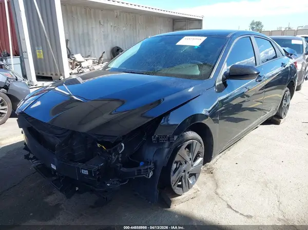 KMHLM4AJ8PU086723 2023 HYUNDAI ELANTRA - Image 2