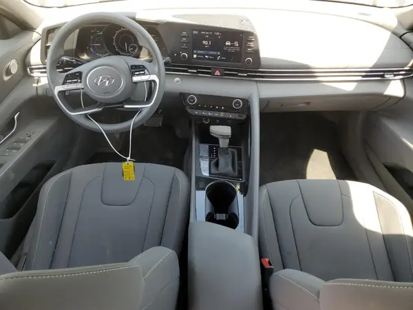 KMHLM4AJ8PU087841 2023 HYUNDAI ELANTRA - Image 8