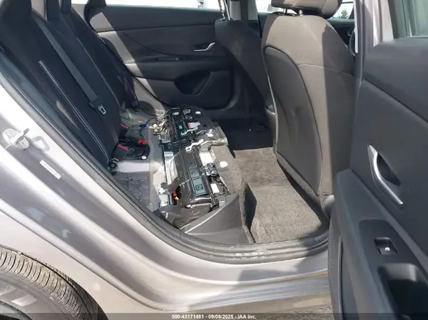 KMHLM4AJ8PU090979 2023 HYUNDAI ELANTRA - Image 8