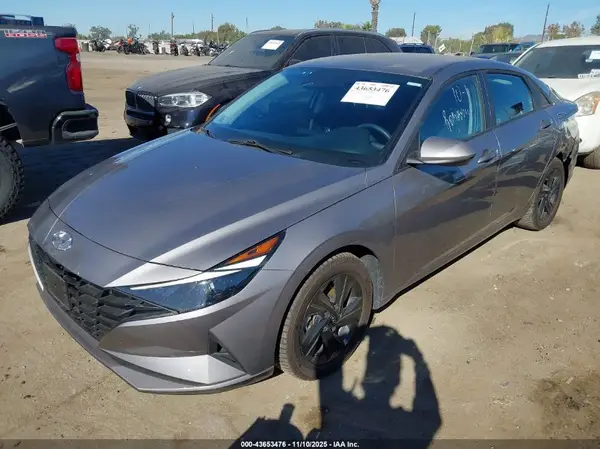 KMHLM4AJ9NU023028 2022 HYUNDAI ELANTRA - Image 2