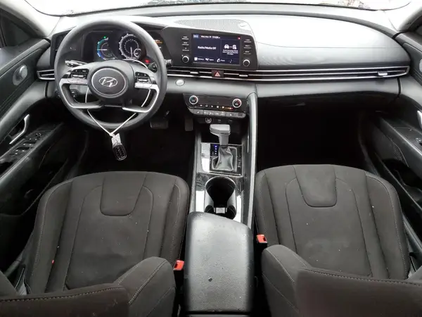 KMHLM4AJ9NU025717 2022 HYUNDAI ELANTRA - Image 8