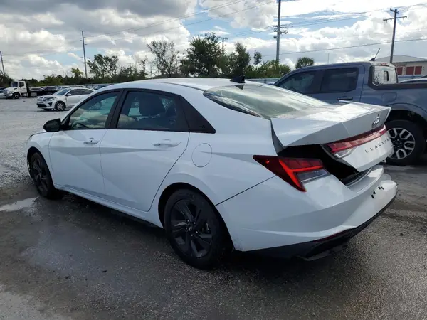 KMHLM4AJ9NU025989 2022 HYUNDAI ELANTRA - Image 2