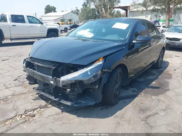 KMHLM4AJ9NU028472 2022 HYUNDAI ELANTRA - Image 2