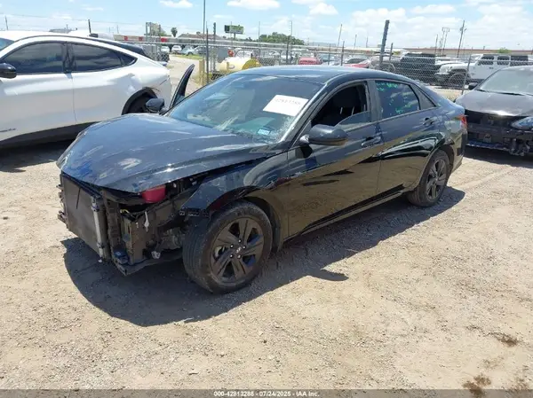 KMHLM4AJ9PU033593 2023 HYUNDAI ELANTRA - Image 2