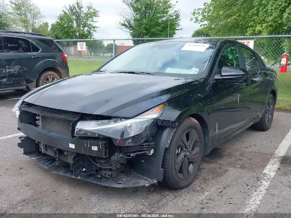 KMHLM4AJ9PU033819 2023 HYUNDAI ELANTRA - Image 2
