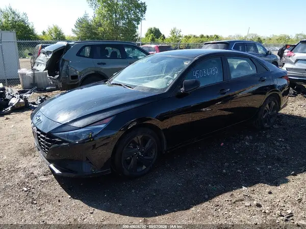 KMHLM4AJ9PU041886 2023 HYUNDAI ELANTRA - Image 2