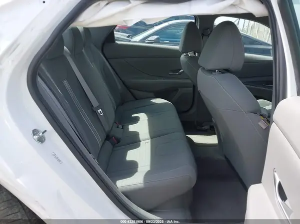 KMHLM4AJ9PU046537 2023 HYUNDAI ELANTRA - Image 8