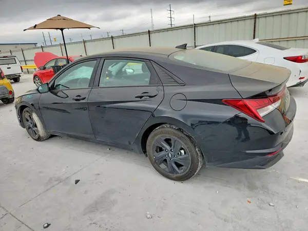 KMHLM4AJ9PU073804 2023 HYUNDAI ELANTRA - Image 2