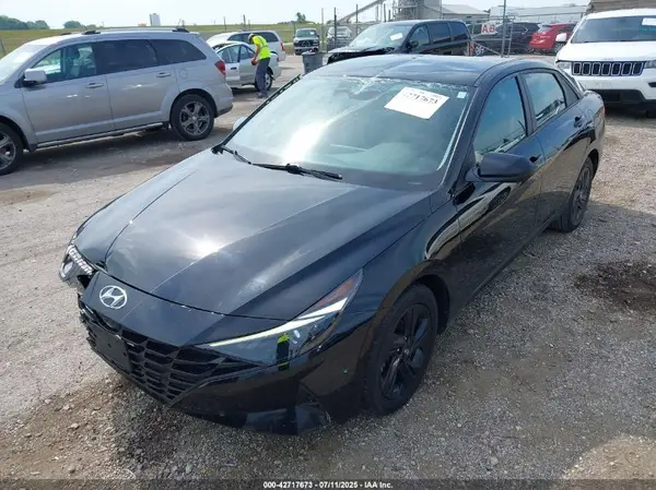 KMHLM4AJXMU003983 2021 HYUNDAI ELANTRA - Image 2