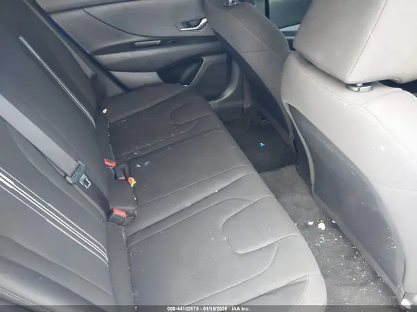 KMHLM4AJXNU013091 2022 HYUNDAI ELANTRA - Image 8