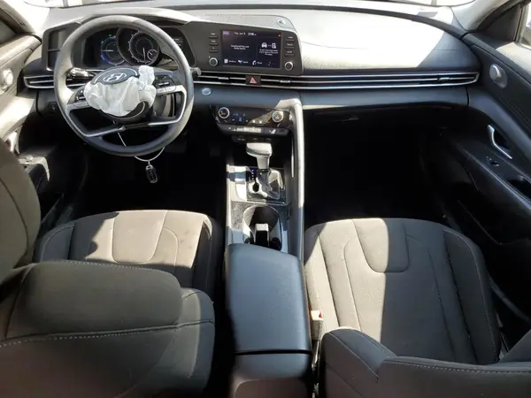 KMHLM4AJXNU013348 2022 HYUNDAI ELANTRA - Image 8