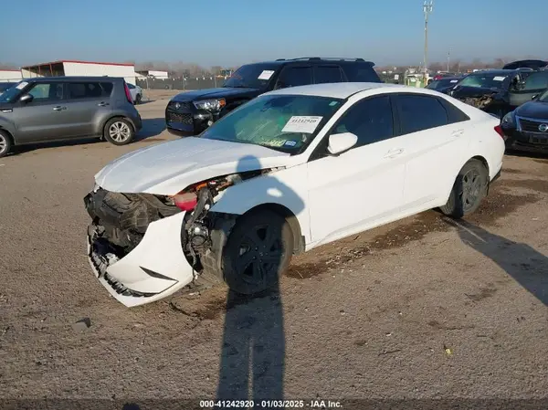 KMHLM4AJXNU017349 2022 HYUNDAI ELANTRA - Image 2