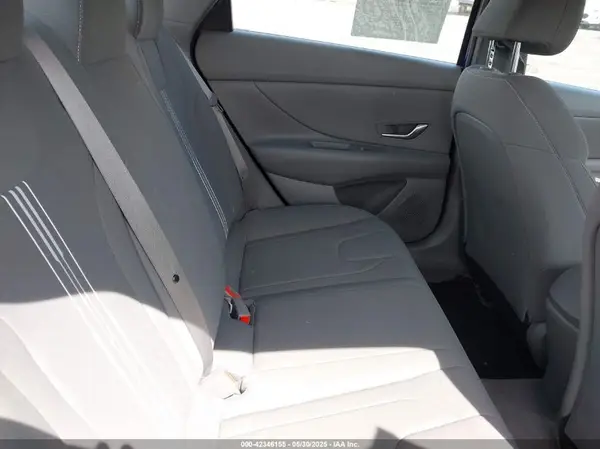 KMHLM4AJXNU021093 2022 HYUNDAI ELANTRA - Image 8