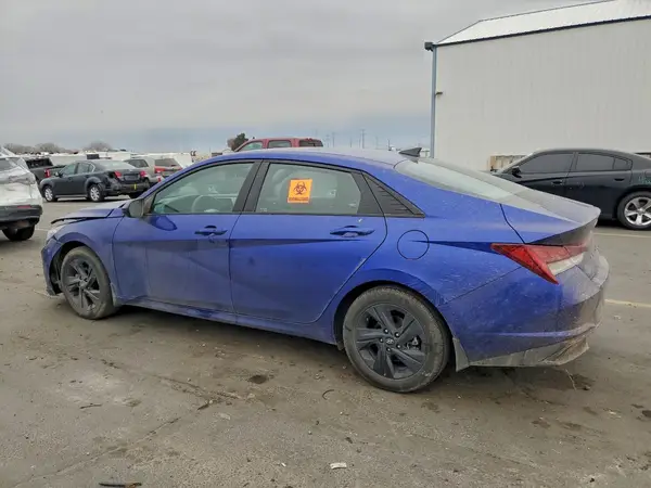 KMHLM4AJXNU022972 2022 HYUNDAI ELANTRA - Image 2