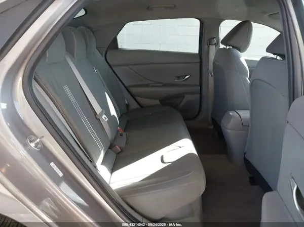 KMHLM4AJXNU023927 2022 HYUNDAI ELANTRA - Image 8
