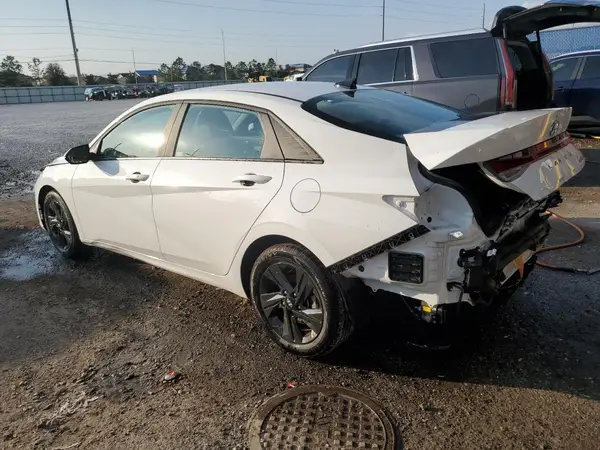 KMHLM4AJXNU027590 2022 HYUNDAI ELANTRA - Image 2