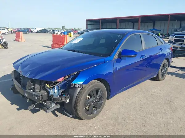 KMHLM4AJXNU031722 2022 HYUNDAI ELANTRA - Image 2