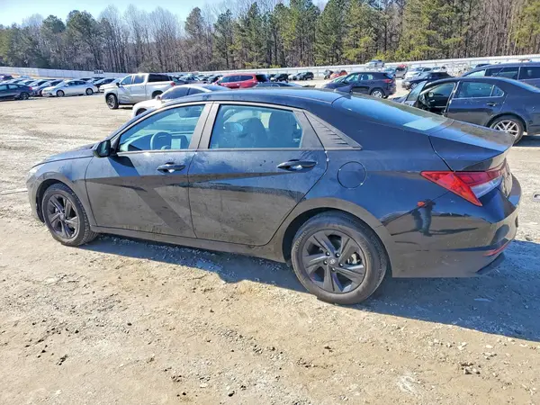 KMHLM4AJXPU057823 2023 HYUNDAI ELANTRA - Image 2
