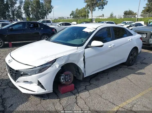 KMHLM4AJXPU059250 2023 HYUNDAI ELANTRA - Image 2