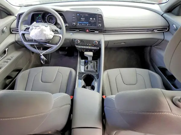 KMHLM4AJXPU059555 2023 HYUNDAI ELANTRA - Image 8