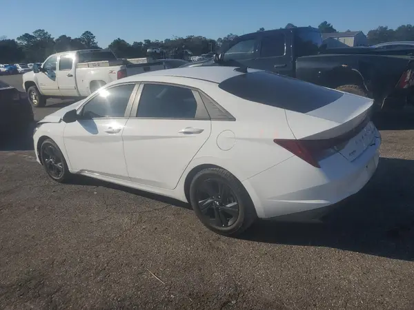 KMHLM4AJXPU075061 2023 HYUNDAI ELANTRA - Image 2