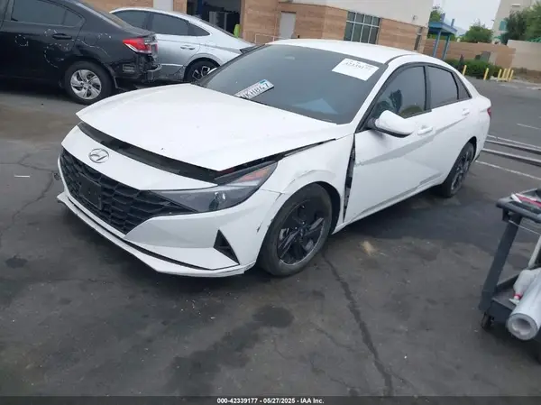 KMHLM4AJXPU077943 2023 HYUNDAI ELANTRA - Image 2