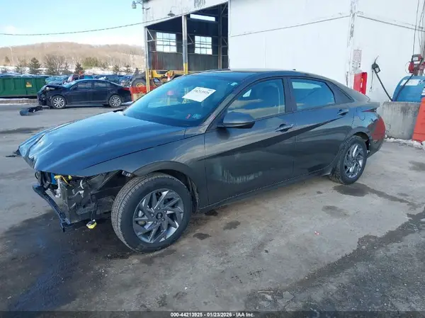 KMHLM4DG0RU641408 2024 HYUNDAI ELANTRA - Image 2