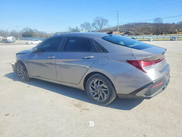KMHLM4DG0RU648035 2024 HYUNDAI ELANTRA - Image 2