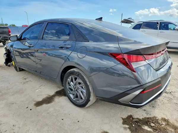 KMHLM4DG0RU660525 2024 HYUNDAI ELANTRA - Image 2