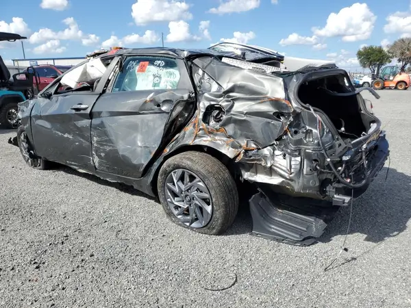 KMHLM4DG0RU663019 2024 HYUNDAI ELANTRA - Image 2