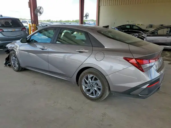 KMHLM4DG0RU663179 2024 HYUNDAI ELANTRA - Image 2
