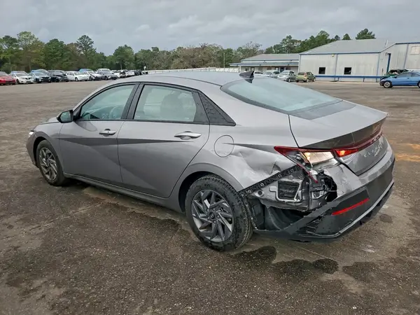 KMHLM4DG0RU663893 2024 HYUNDAI ELANTRA - Image 2