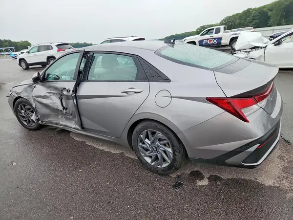 KMHLM4DG0RU665630 2024 HYUNDAI ELANTRA - Image 2