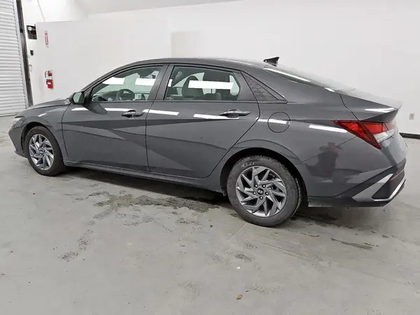 KMHLM4DG0RU671282 2024 HYUNDAI ELANTRA - Image 2