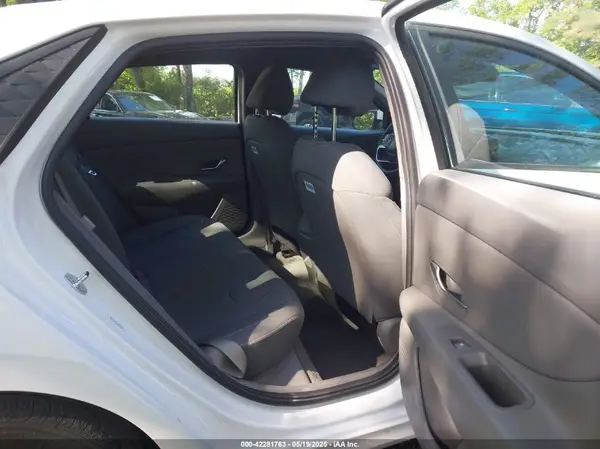 KMHLM4DG0RU685649 2024 HYUNDAI ELANTRA - Image 8